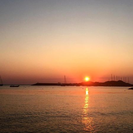 Casa Vacanza Costa Rossa Vista Mare Trinita d'Agultu e Vignola Bagian luar foto