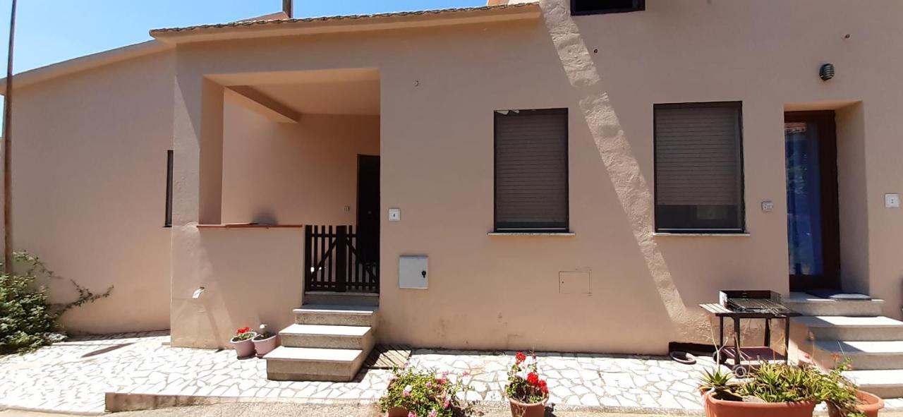 Casa Vacanza Costa Rossa Vista Mare Trinita d'Agultu e Vignola Bagian luar foto