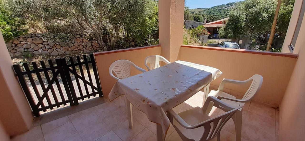 Casa Vacanza Costa Rossa Vista Mare Trinita d'Agultu e Vignola Bagian luar foto