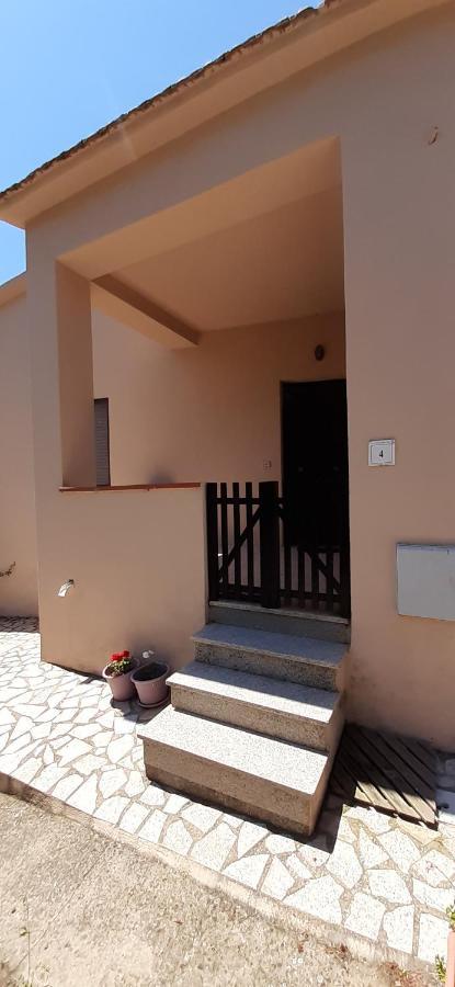 Casa Vacanza Costa Rossa Vista Mare Trinita d'Agultu e Vignola Bagian luar foto