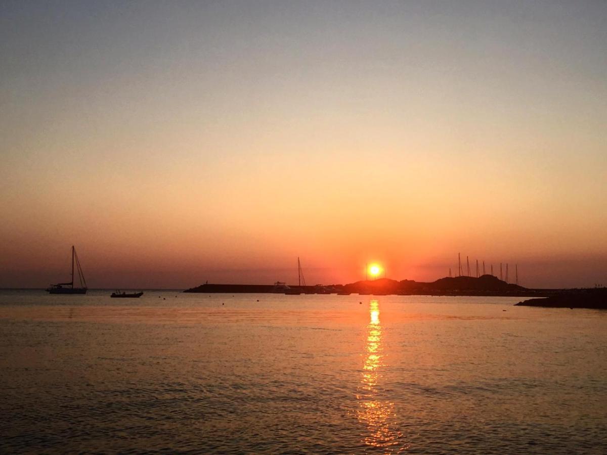 Casa Vacanza Costa Rossa Vista Mare Trinita d'Agultu e Vignola Bagian luar foto